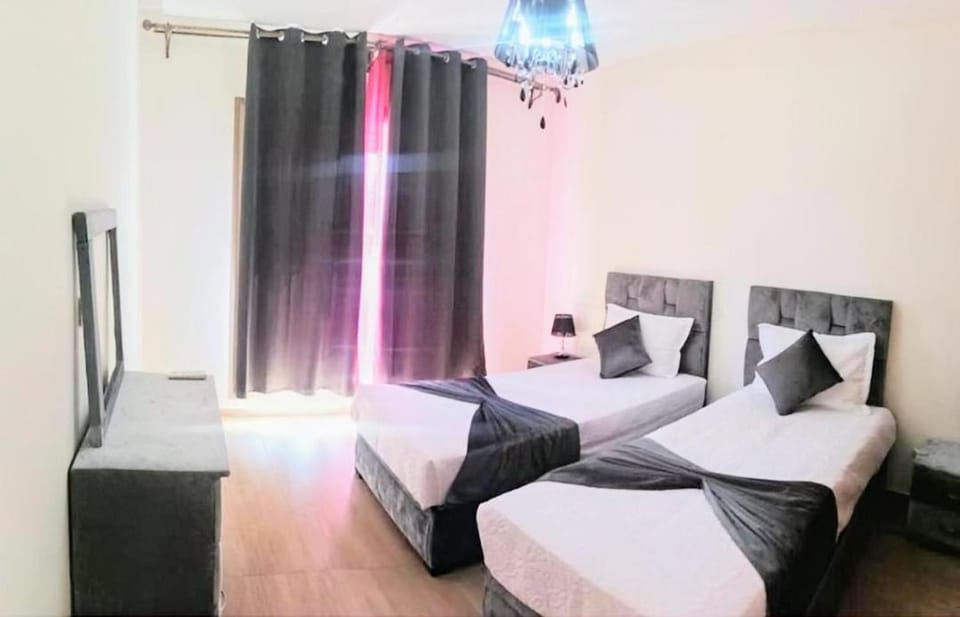 Un élégant appartement à louer à Marrakech avec deux piscines et une situation en centre ville Apartment in Marrakesh