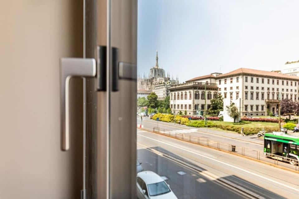 Palazzo Fontana Duomo View Golden House Apartment in Milan