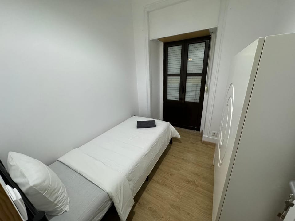 Lisbon metro arroios 22 Bed and Breakfast in Lisbon