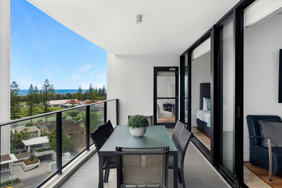 Sierra Grand Spacious 3 Bedroom Apartment - CoastHM Apartment in Gold Coast