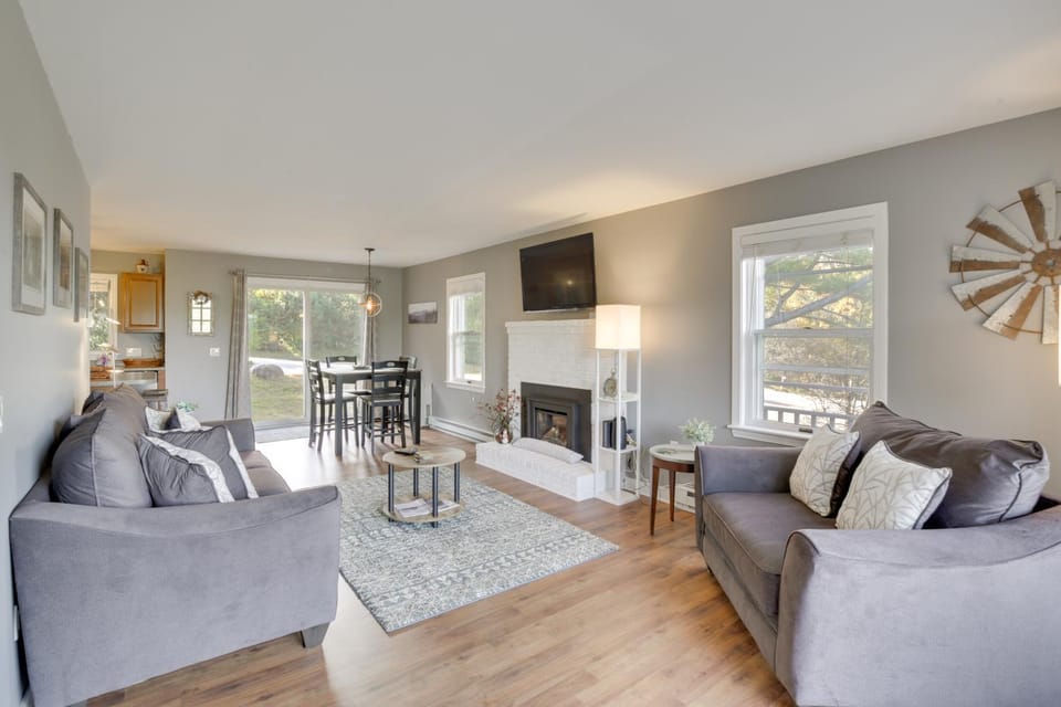 6 Mi to Sunday River: Condo Near Bethel Village! House in Bethel