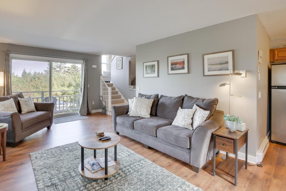 6 Mi to Sunday River: Condo Near Bethel Village! House in Bethel