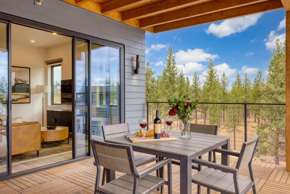 Patio, Dining area
