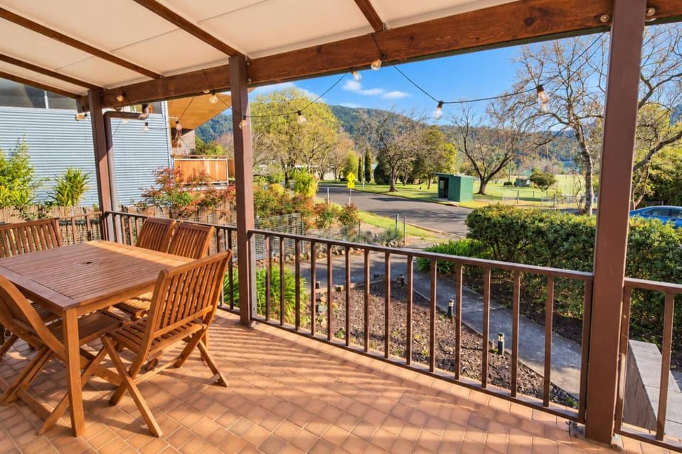 Patio, Seating area, Dining area, Mountain view
