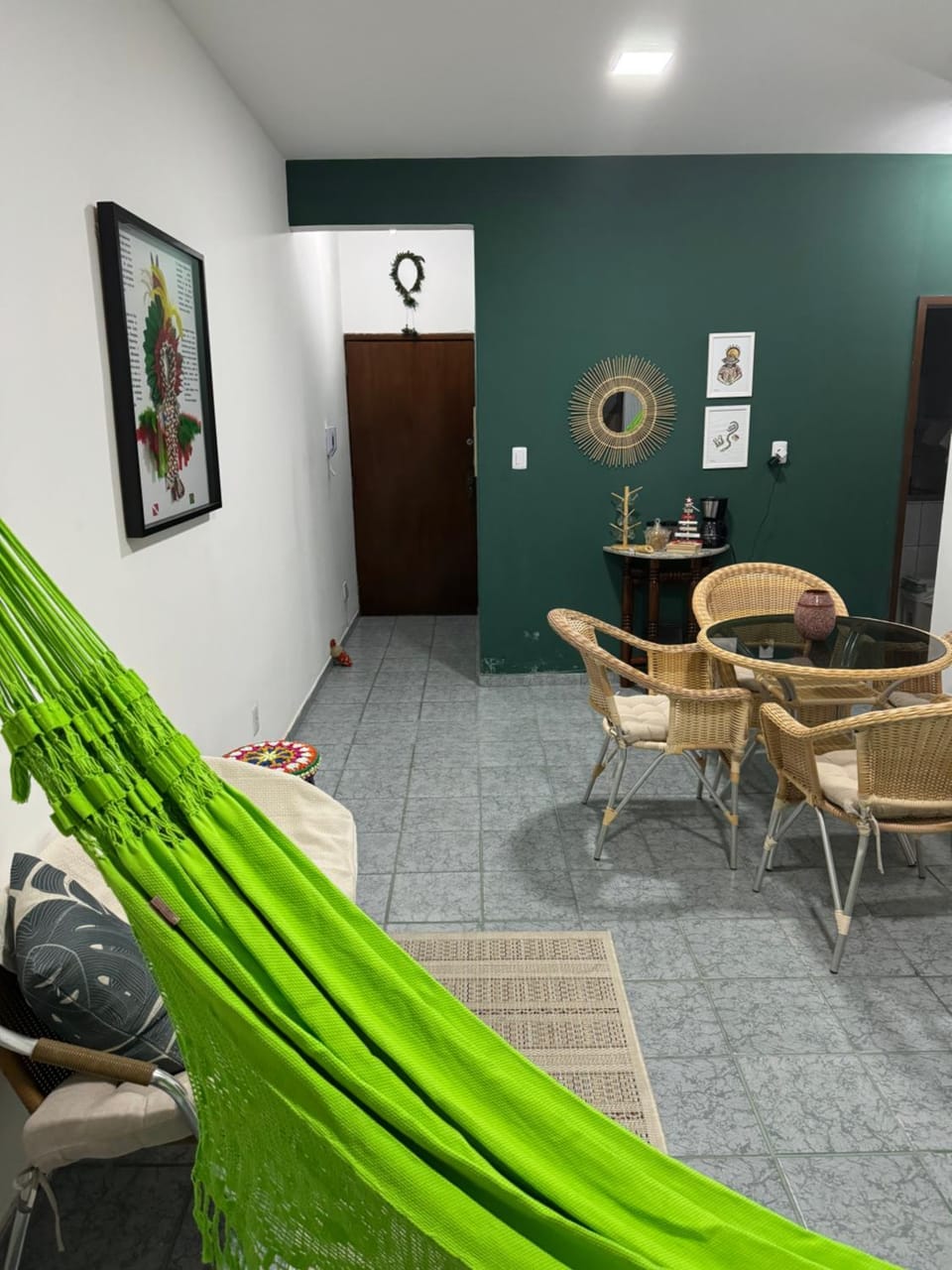 Apto no Centro, perto de tudo, com Wi-Fi 500Mb, Portaria 24h, Check in independente Apartment in Belém