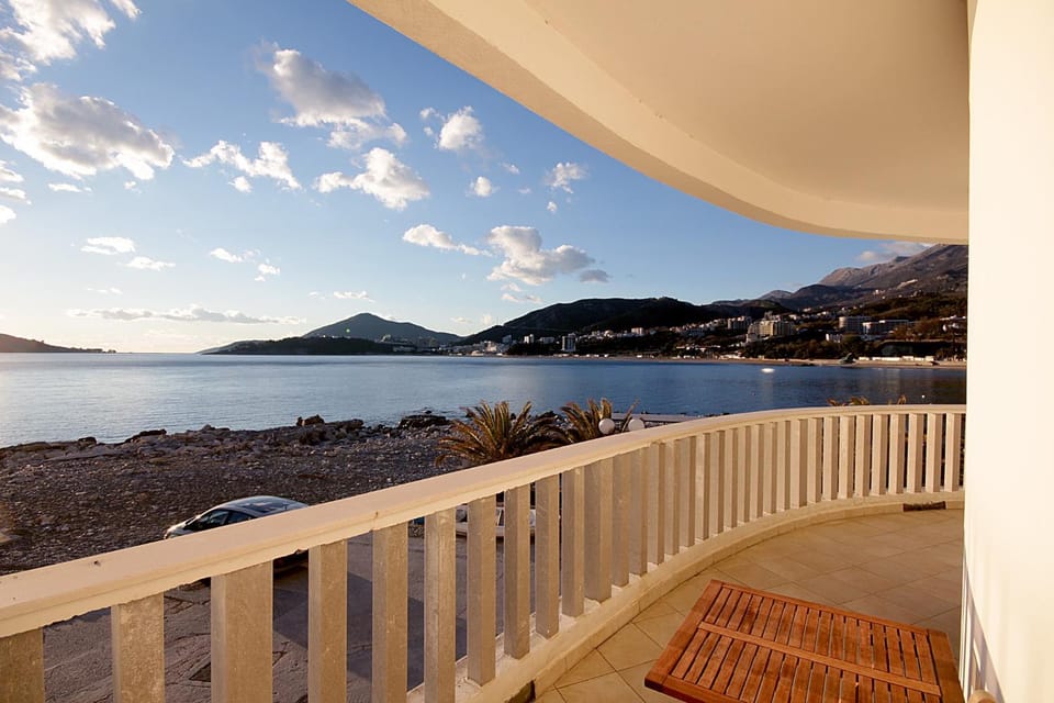 Day, Natural landscape, View (from property/room), Balcony/Terrace, Mountain view, Sea view