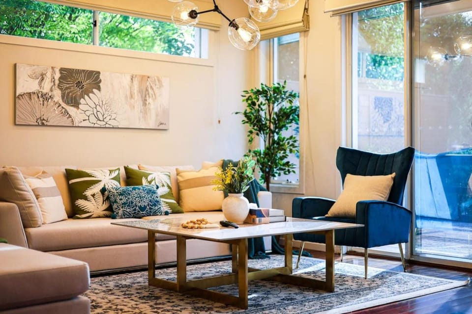 StayAU Pakenham Townhouse with Lakeview House in Pakenham