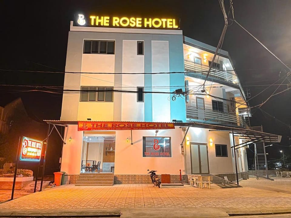 Property building, Night, Street view, Location
