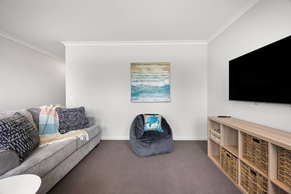Twin Paradise - Family Beach Escape in Two Homes House in Adelaide