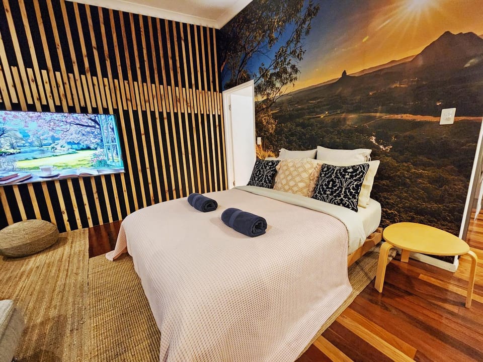 Bed, TV and multimedia