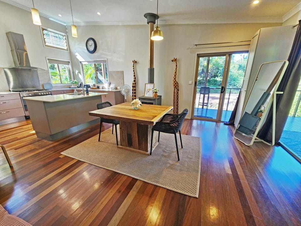Living room, Photo of the whole room, Dining area