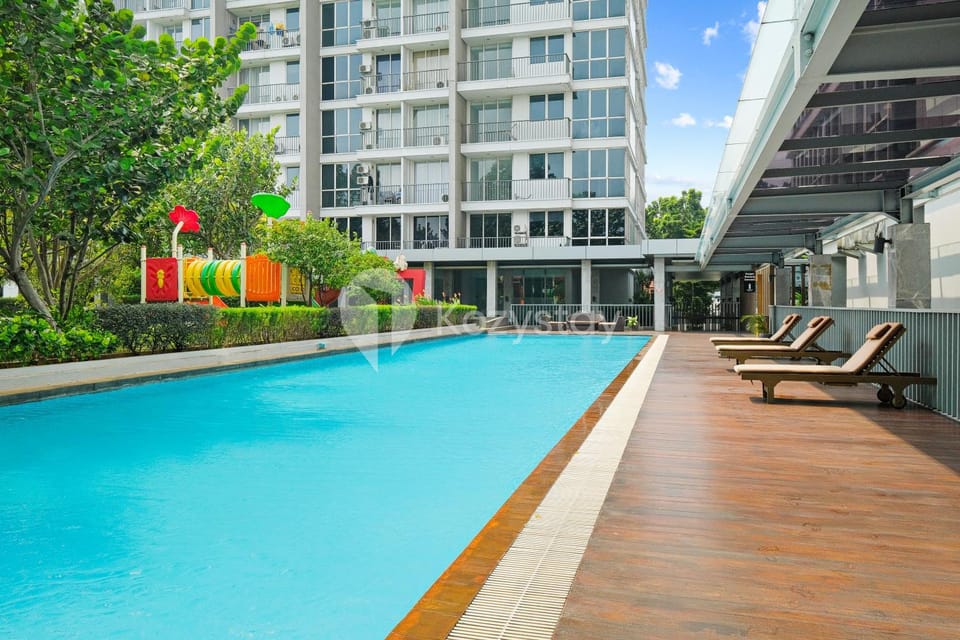 Property building, Swimming pool