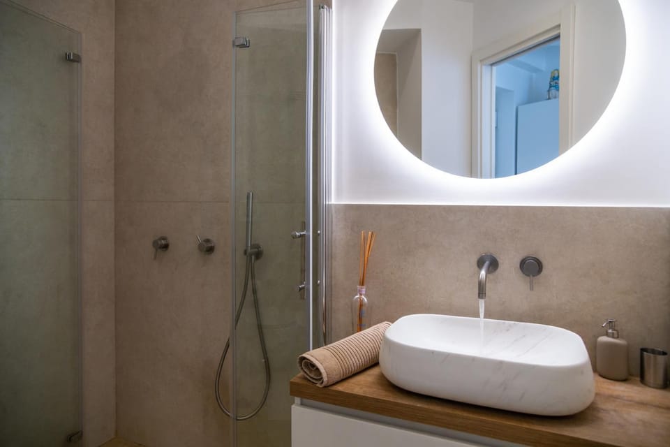 Shower, Bathroom, towels