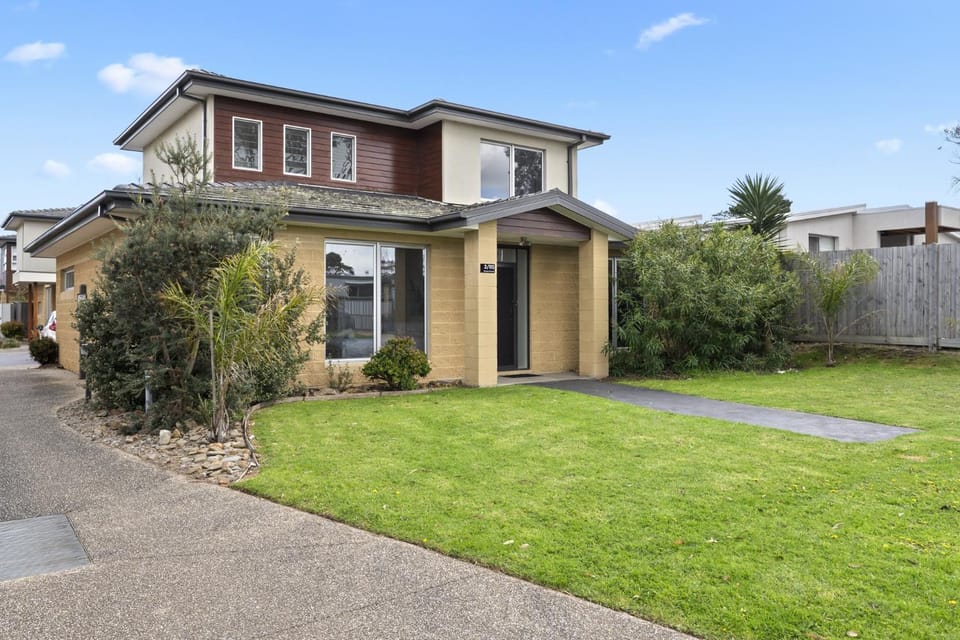 Seaside 3-Bed Home Direct Beach Access House in Dromana
