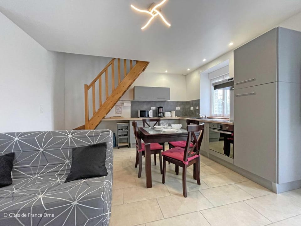 Gîte lumineux rénové avec animaux acceptés, parking et WIFI en Suisse Normande - FR-1-497-223 House in Normandy