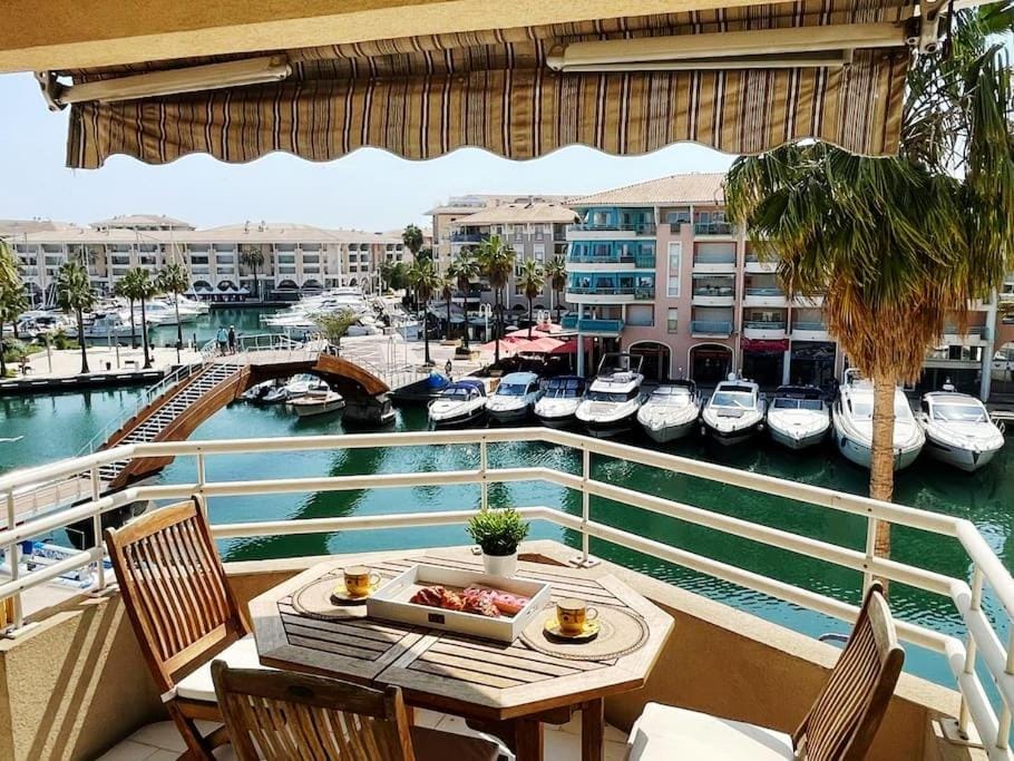 Natural landscape, Balcony/Terrace, Evening entertainment