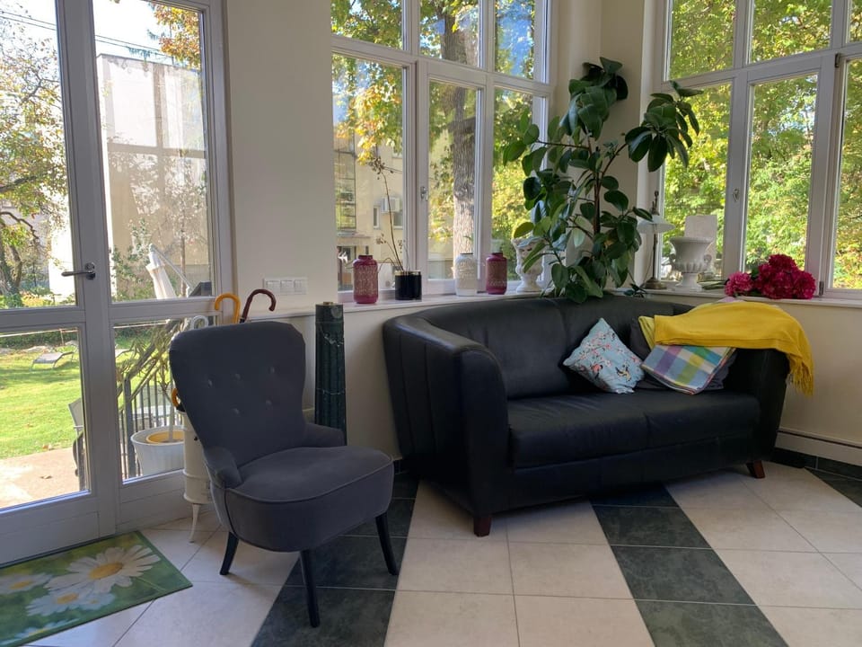 Balcony/Terrace, Living room, Garden view