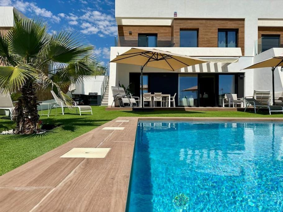 Garden, Balcony/Terrace, Swimming pool