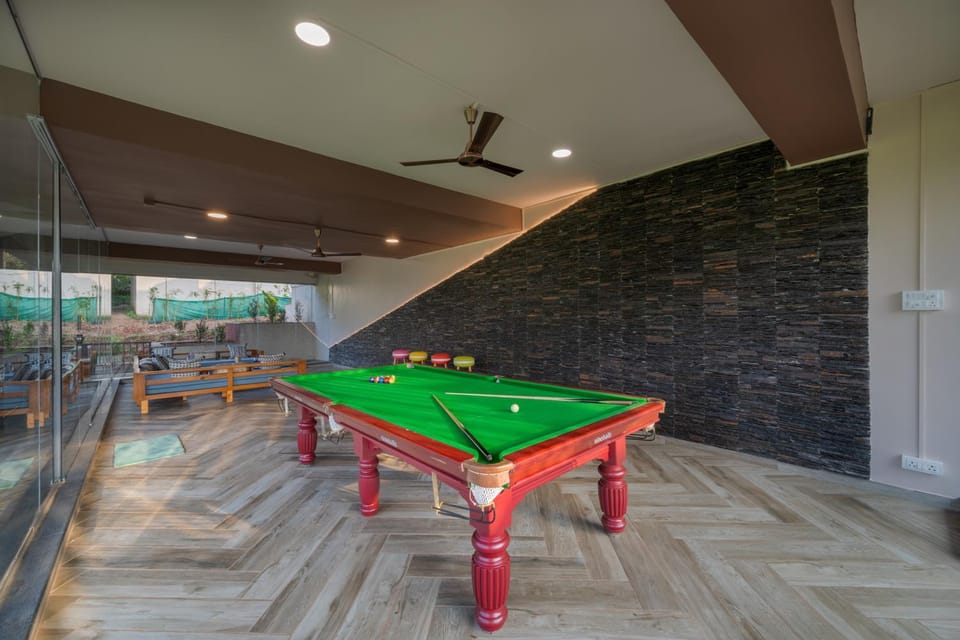 Game Room, Entertainment