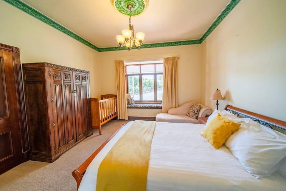 Condor Estate Spacious with Vineyard & Fireplace Villa in Adelaide
