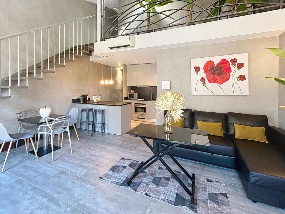 Hoche Apartment in Cannes