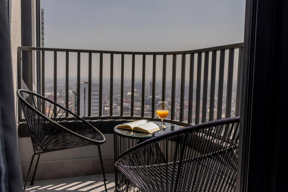 KingSize Suite in Reforma Jacuzzi & Awesome Mexico City View Apartment in Mexico City