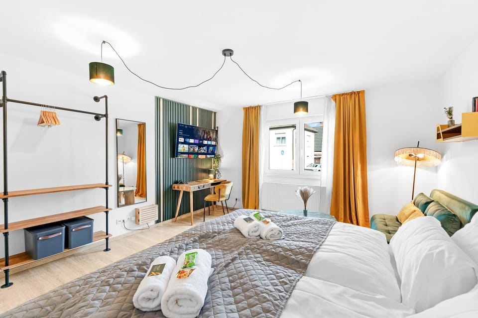 Bed, TV and multimedia, Living room, Bedroom