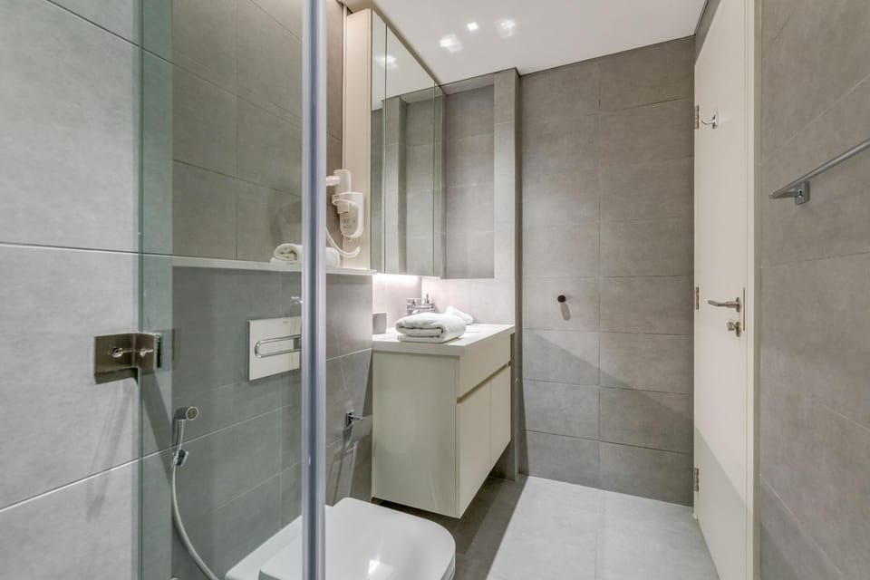 Shower, Bathroom, towels