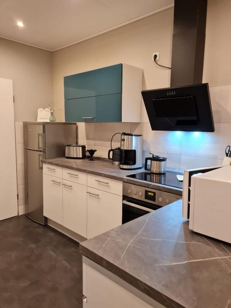 Kitchen or kitchenette, Living room