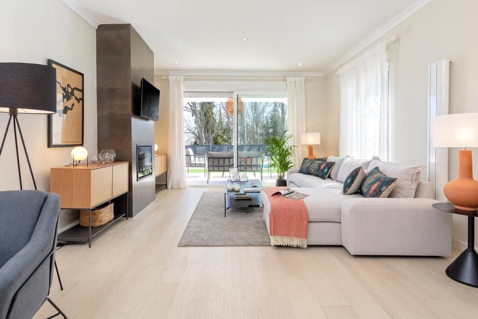 TV and multimedia, Balcony/Terrace, Living room, Seating area, heating, air conditioner