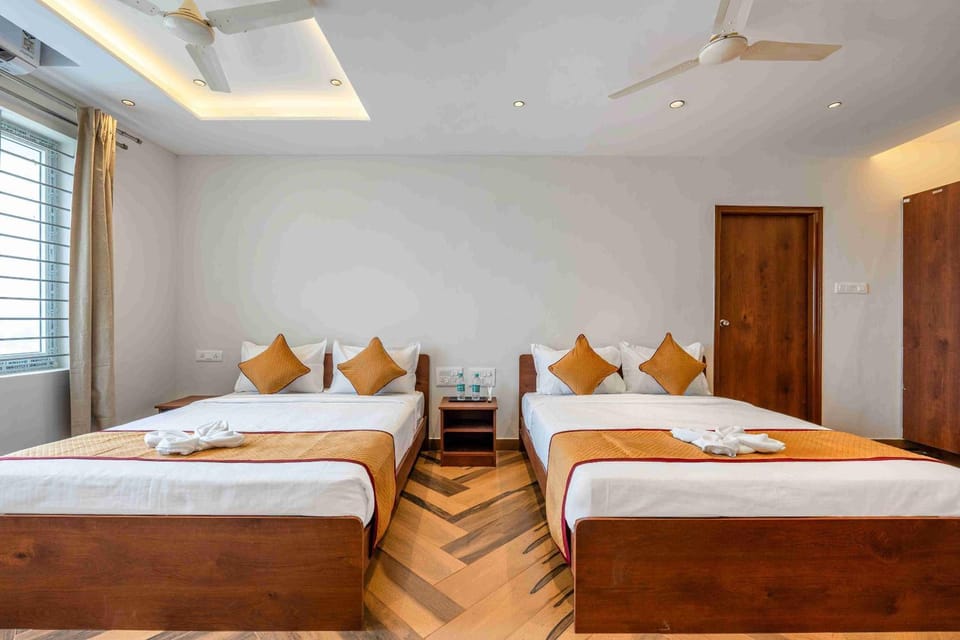 Bed, Photo of the whole room, Bedroom, air conditioner