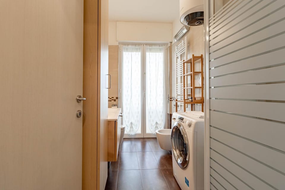Bathroom, washing machine