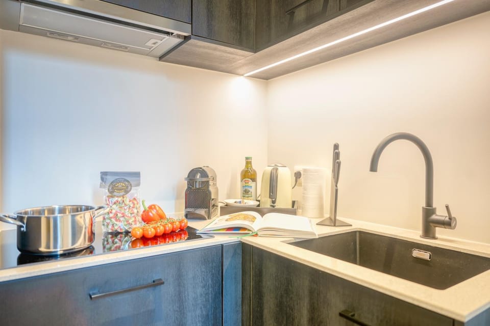 Coffee/tea facilities, kitchen