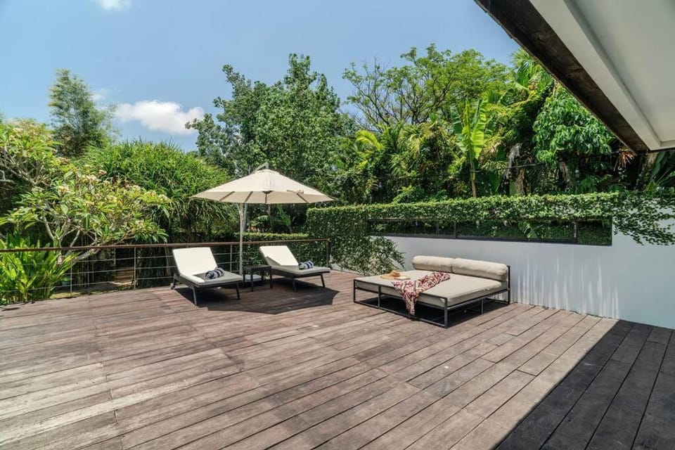 Palm Tree House 5 Bedroom In Central Canggu Villa in North Kuta