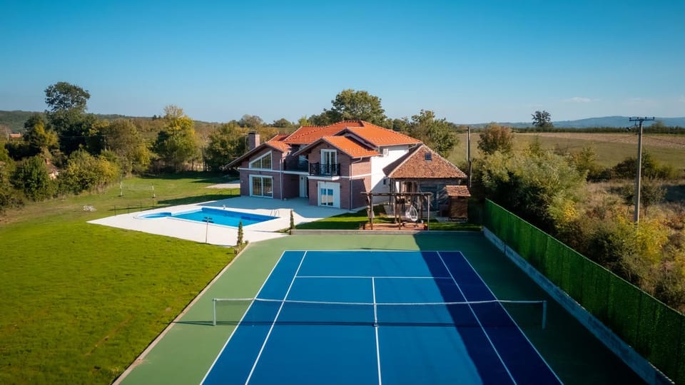 Tennis court