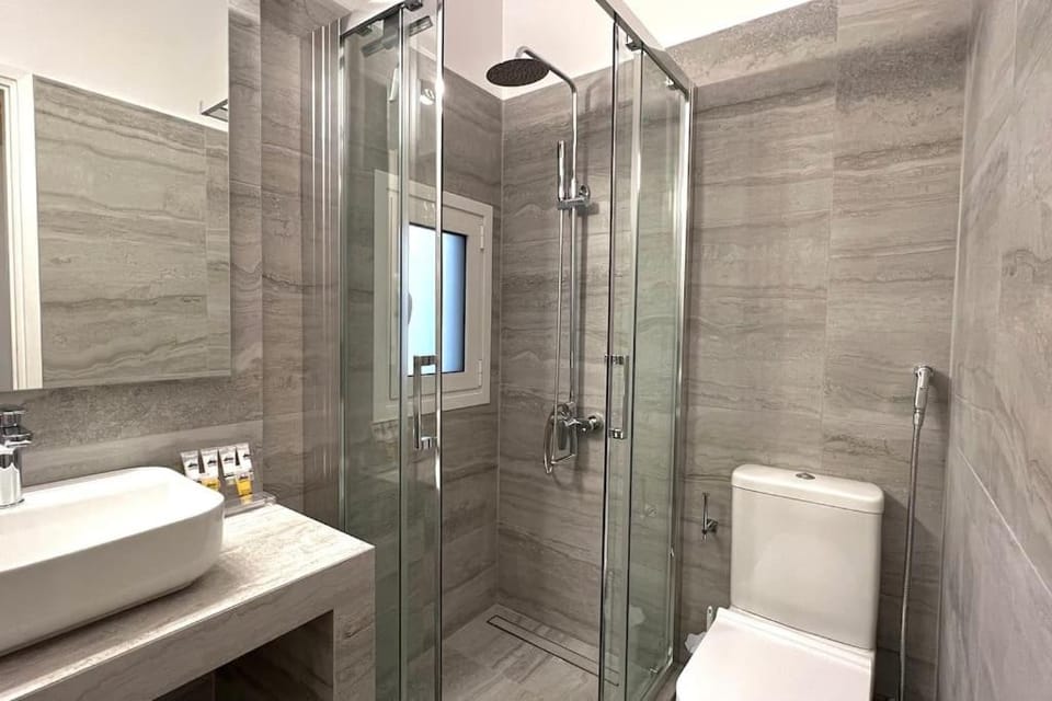 Shower, Bathroom, towels