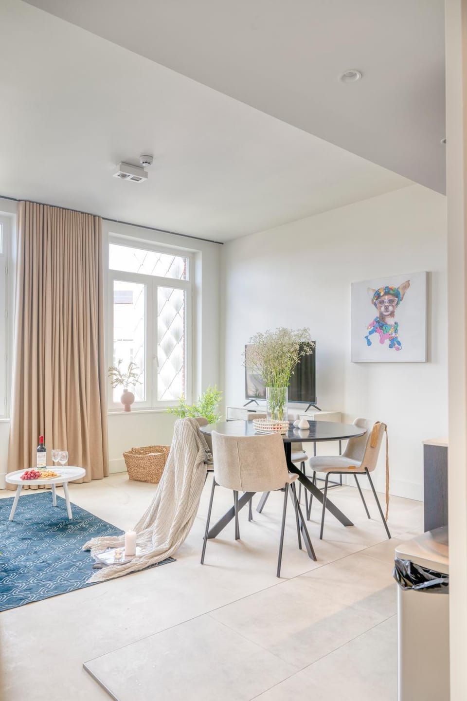 Living room, Dining area