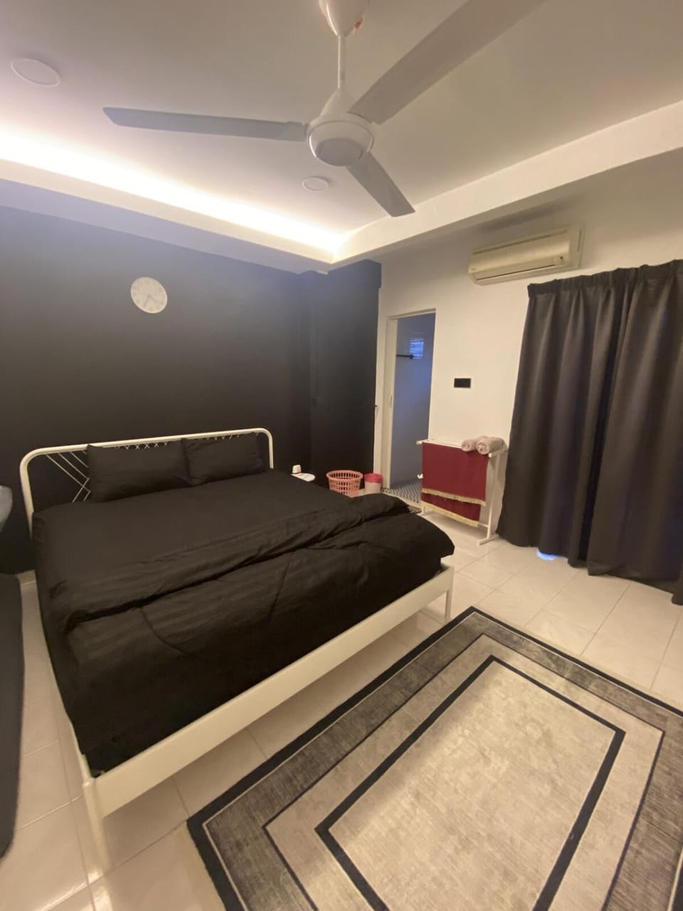 Bedroom, air conditioner