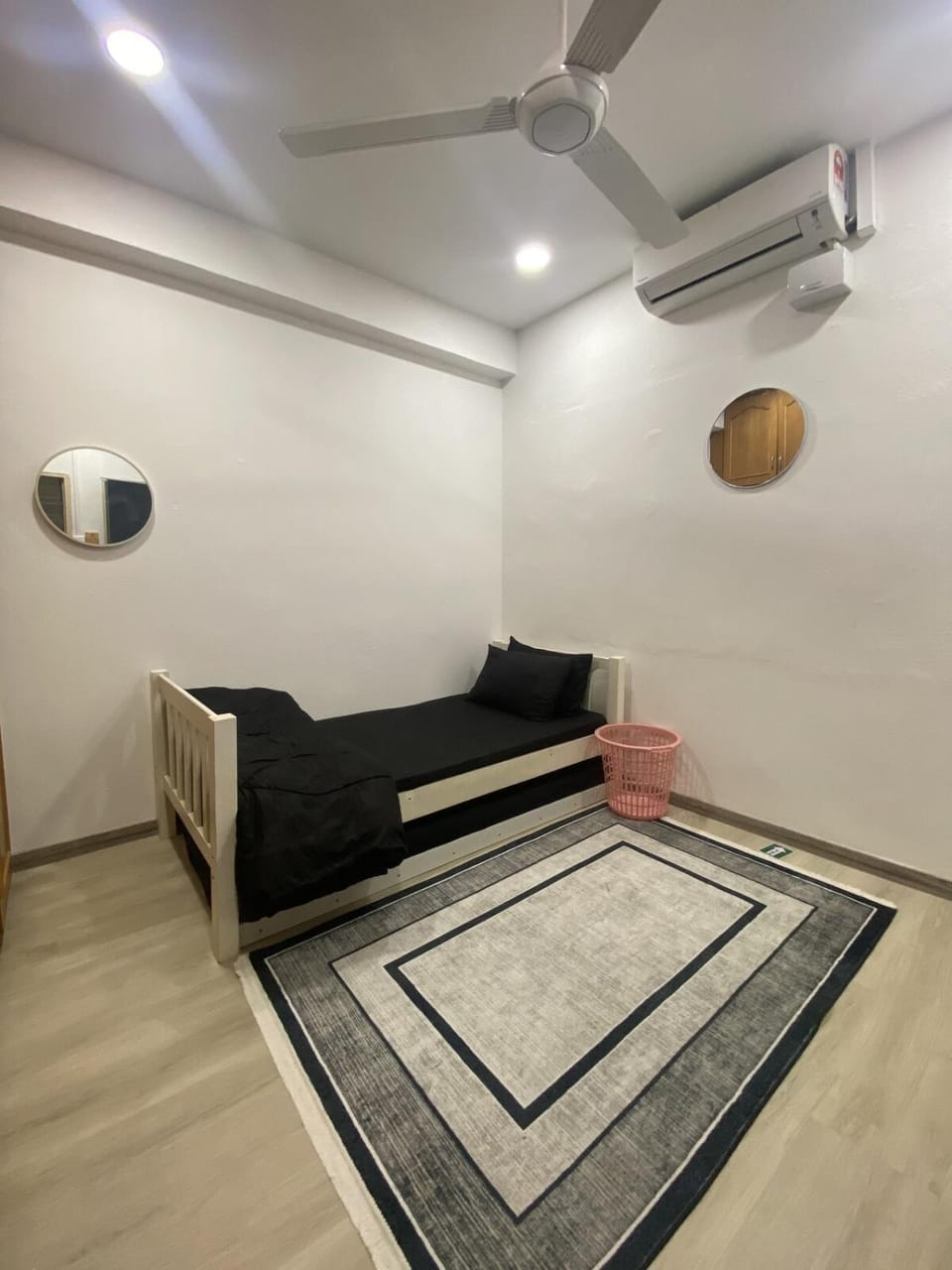 Bedroom, air conditioner