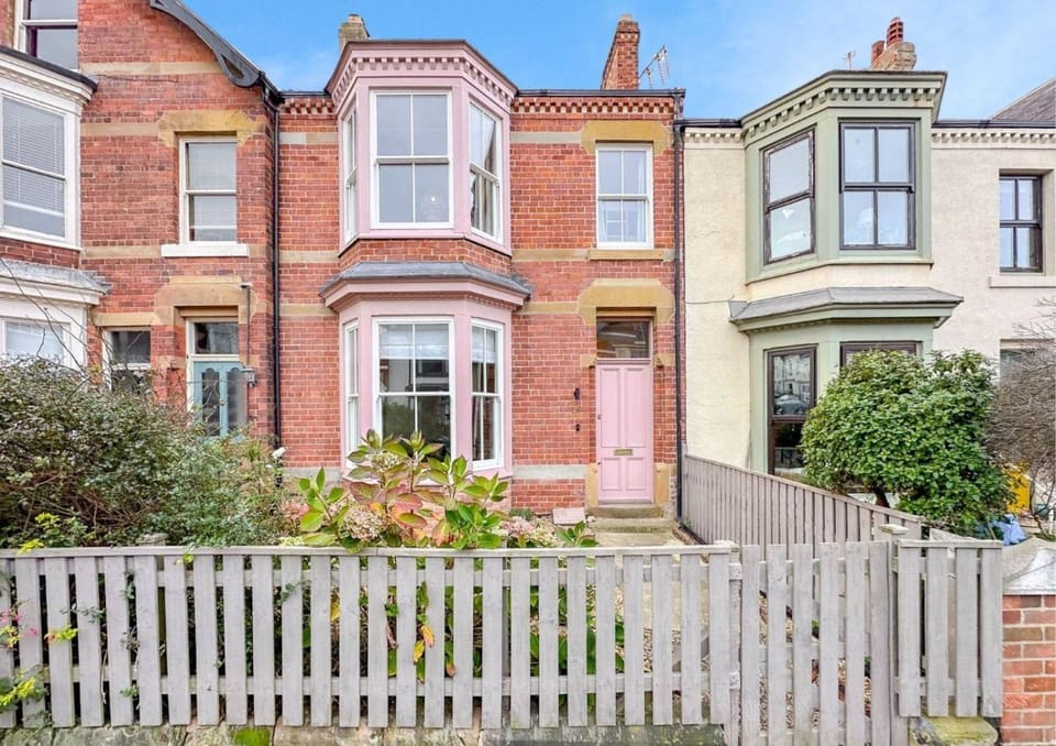 Victorian Beach House in Saltburn By The Sea House in Saltburn-by-the-Sea