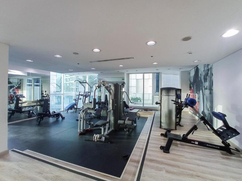 Free housekeeping visits during your stay - StayShort - Sophisticated 1-Bedroom With Skyscrapers View at Botanica Tower Apartment in Dubai