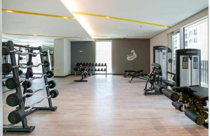 Free housekeeping visits during your stay - StayShort - Captivating 1BR apartment in Dubai Creek Harbour Apartment in Dubai