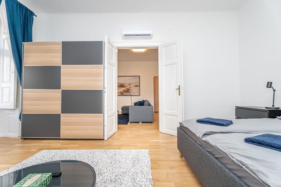 Bedroom, wardrobe