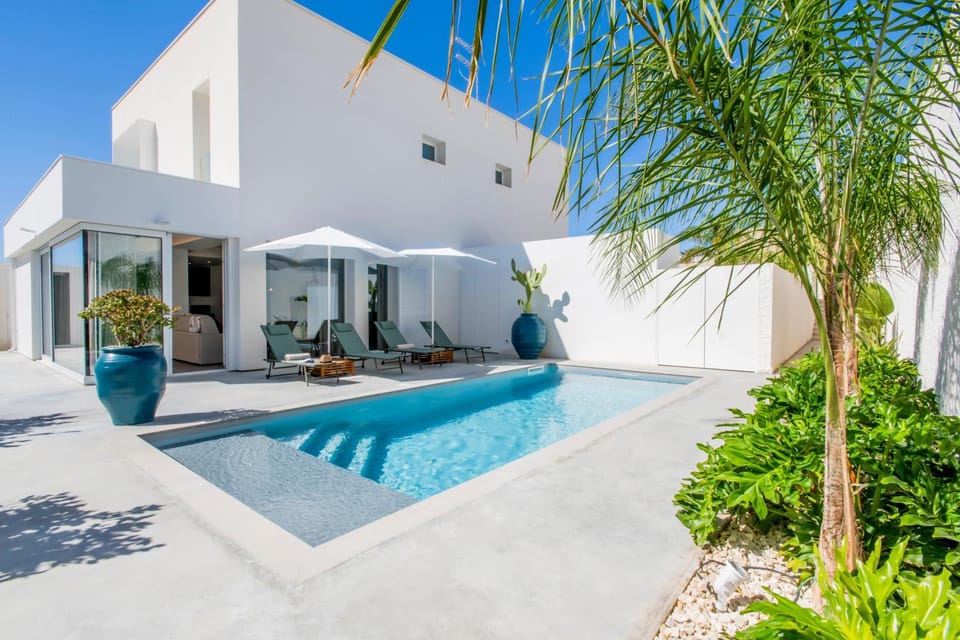 Property building, Day, Garden, Solarium, Garden view, Swimming pool, Inner courtyard view