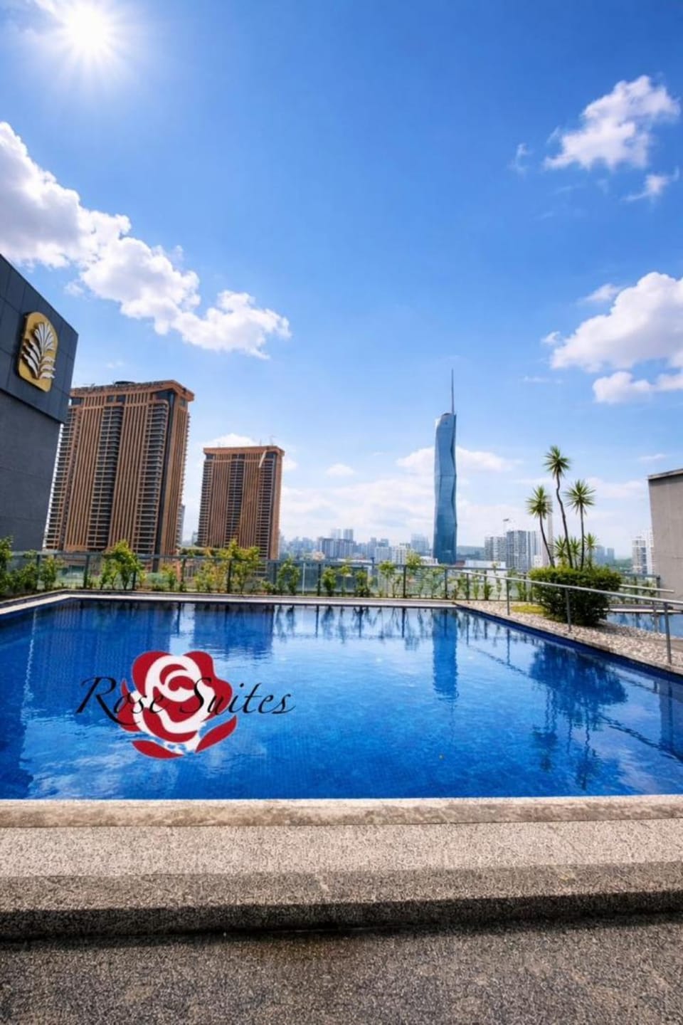 Property building, Swimming pool, sunbed