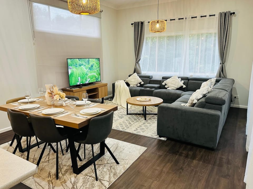 TV and multimedia, Living room, Seating area