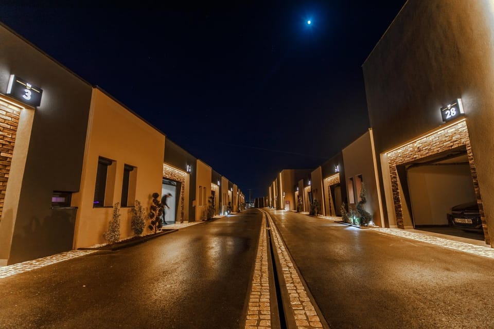 Night, Street view