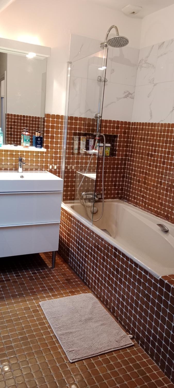 Shower, Bathroom, Bath, towels