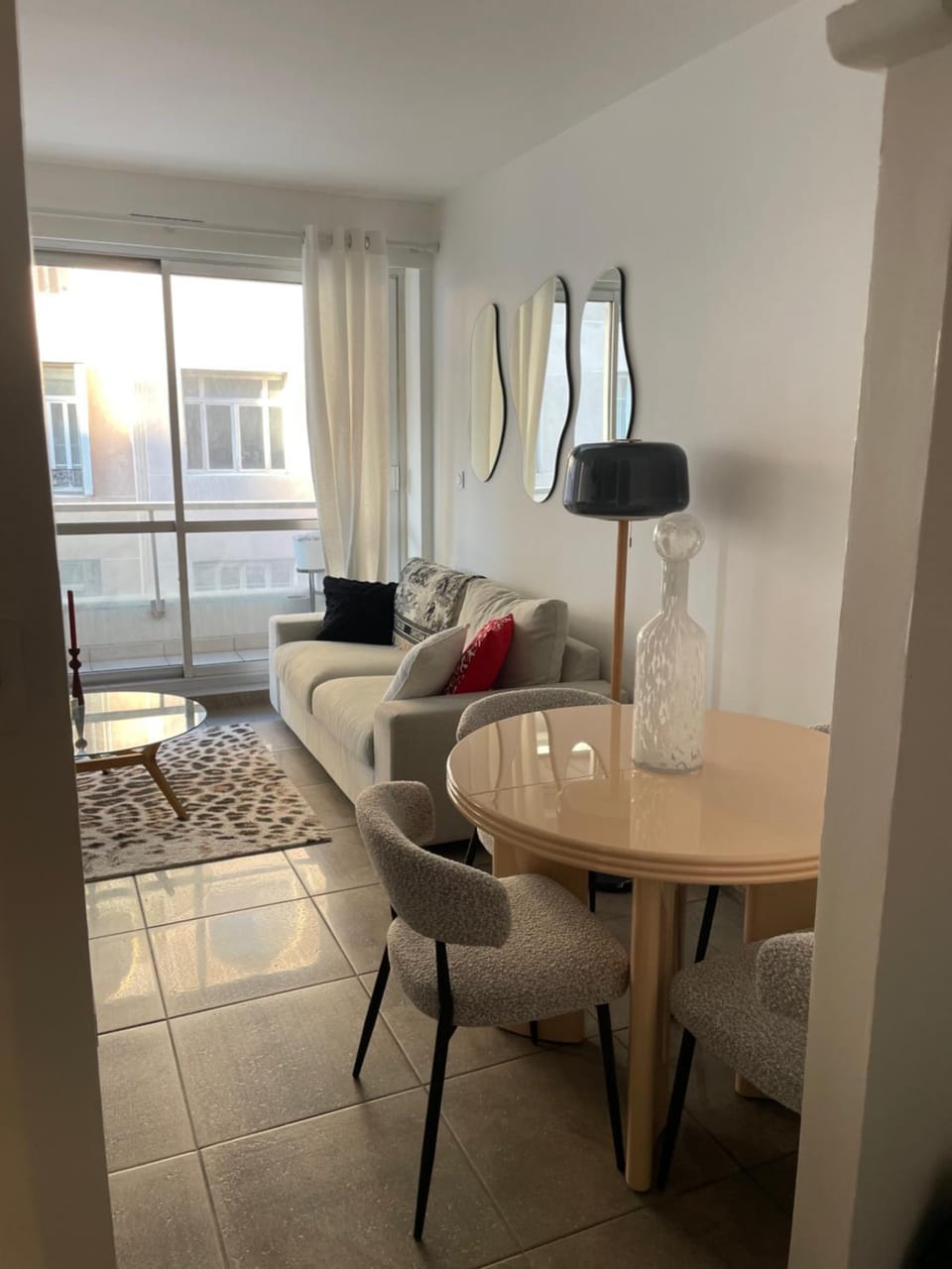 Living room, Dining area