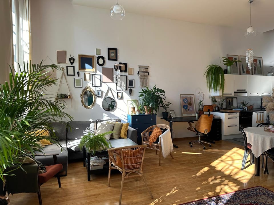 Living room, Seating area